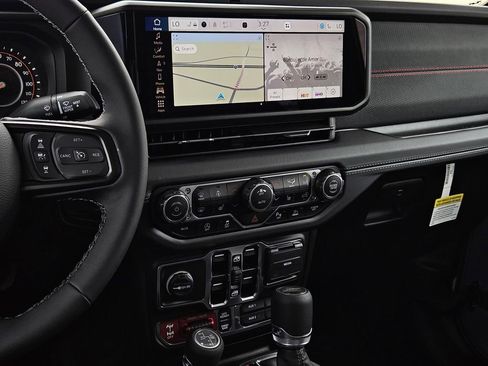 New 2025 Jeep Gladiator Rubicon image 21