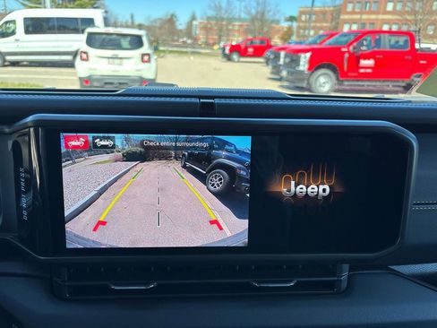 New 2026 Jeep Wrangler Unlimited Sahara AWD/4WD image 10