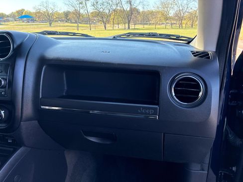 Used 2016 Jeep Patriot High Altitude image 32