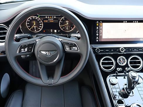 Used 2024 Bentley Continental GT V8 image 20