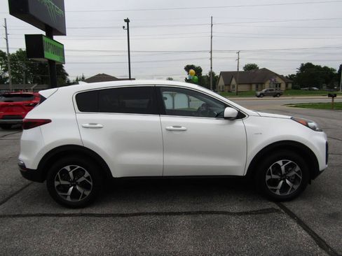 Used 2021 Kia Sportage LX AWD/4WD image 9