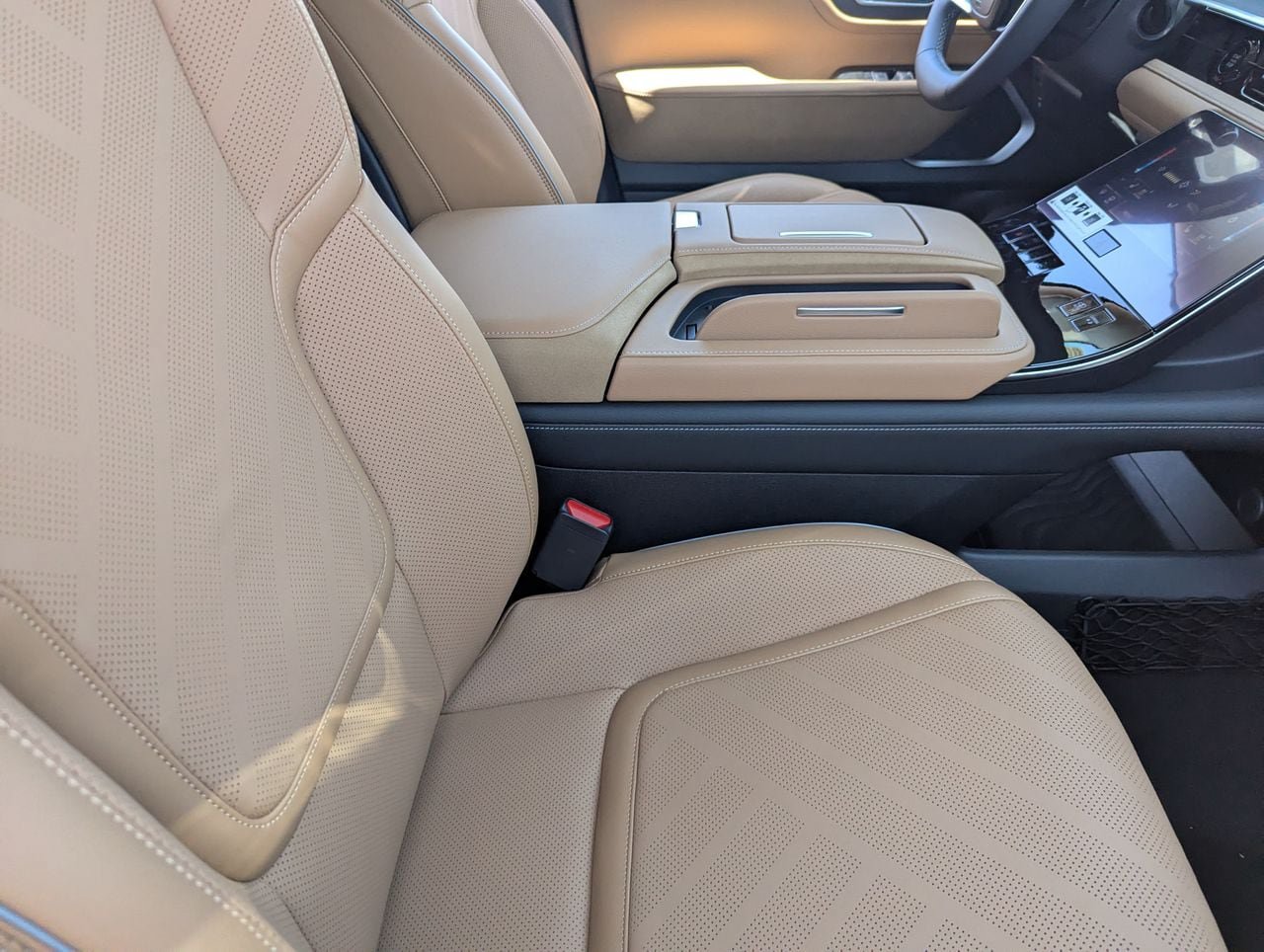 New 2027 INFINITI QX80 Luxe w/ Cargo Package RWD image 29