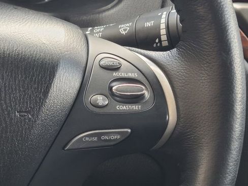 Used 2020 Nissan Pathfinder Platinum image 32