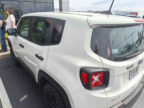 Used 2020 Jeep Renegade Sport image 4