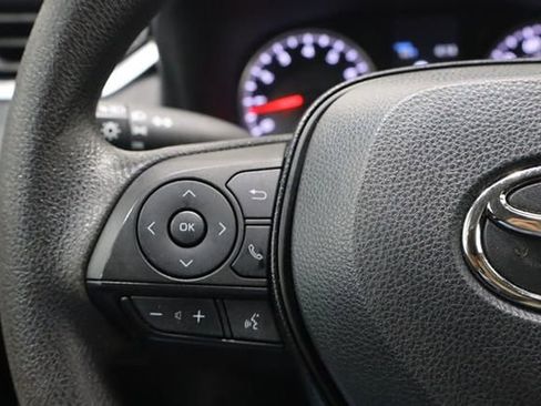 Used 2021 Toyota RAV4 LE image 21