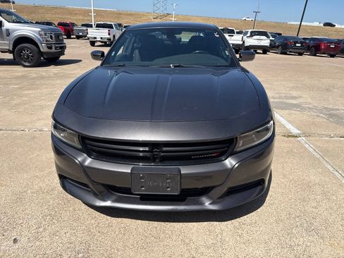 Used 2022 Dodge Charger SXT RWD image 2