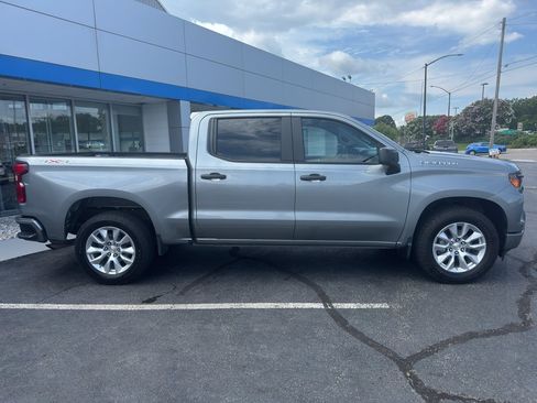 Used 2023 Chevrolet Silverado 1500 Custom AWD/4WD image 2