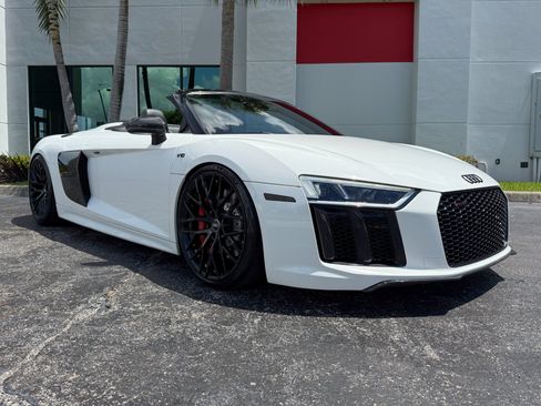 Used 2017 Audi R8 V10 w/ Carbon Exterior Package AWD/4WD image 6