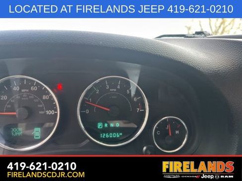 Used 2017 Jeep Wrangler Unlimited Rubicon w/ Connectivity Group AWD/4WD image 24