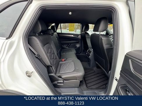 Certified 2025 Volkswagen Atlas Cross Sport SE w/ Black Wheel Package image 23