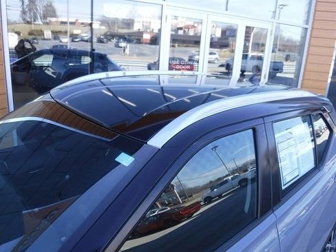 Used 2021 Nissan Kicks SV image 4