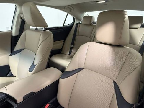 Used 2020 Lexus ES 350 w/ Premium Package FWD image 34