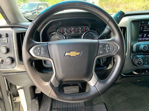 Used 2018 Chevrolet Silverado 1500 LT w/ Trailering Package AWD/4WD image 11