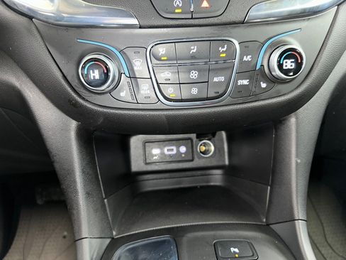 Used 2024 Chevrolet Equinox LT w/ LPO, Floor Liner Package image 15