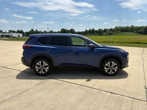 Used 2023 Nissan Rogue SV AWD/4WD image 7