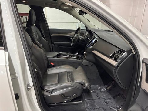Certified 2023 Volvo XC90 B6 Ultimate image 21