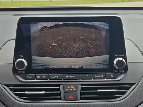 Used 2020 Nissan Altima 2.5 SR w/ Premium Package FWD image 7