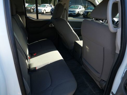 Used 2018 Nissan Frontier SV w/ Value Truck Package AWD/4WD image 22