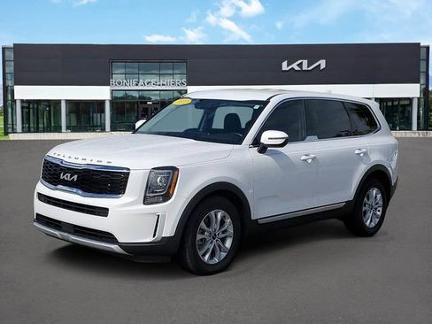 Certified 2022 Kia Telluride LX image 2