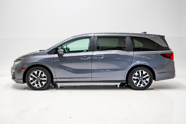 Used 2025 Honda Odyssey EX-L image 31