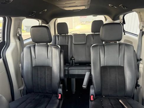 Used 2018 Dodge Grand Caravan SXT w/ Driver Convenience Group FWD image 20