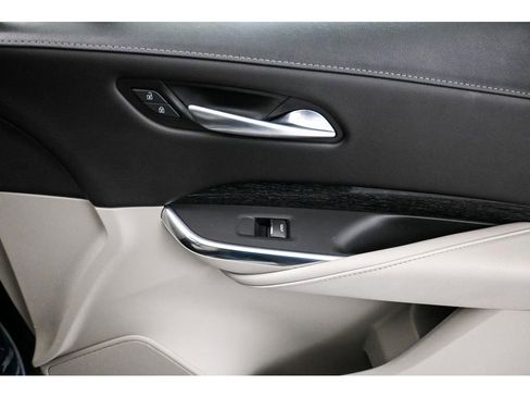 Certified 2022 Cadillac XT4 Premium Luxury w/ Enhanced Visibility Package AWD/4WD image 17