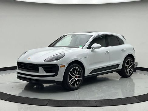Used 2024 Porsche Macan S image 1