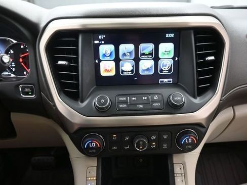 Used 2019 GMC Acadia Denali w/ Technology Package FWD image 10