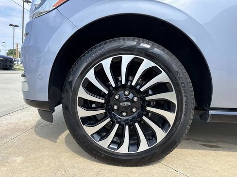 Used 2023 Lincoln Navigator Black Label AWD/4WD image 6