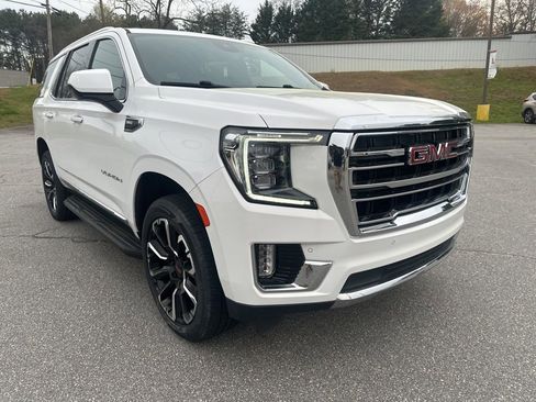 Used 2023 GMC Yukon SLT image 2