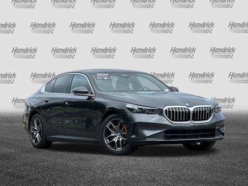 Used 2024 BMW i5 eDrive40i w/ Premium Package image 2