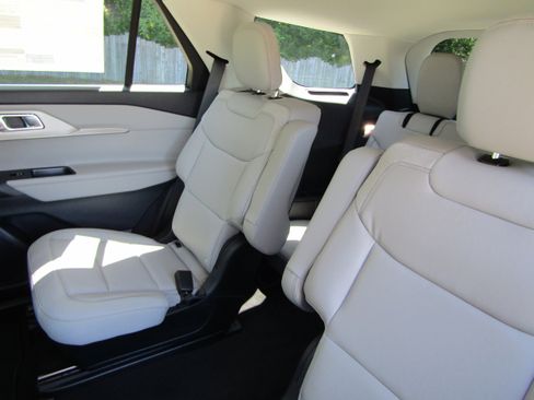 New 2026 Ford Explorer Active w/ Active Comfort Package AWD/4WD image 30