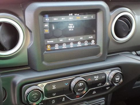 Used 2022 Jeep Gladiator Sport AWD/4WD image 27