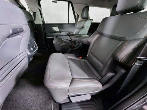 Used 2025 Ford Expedition Active AWD/4WD image 26