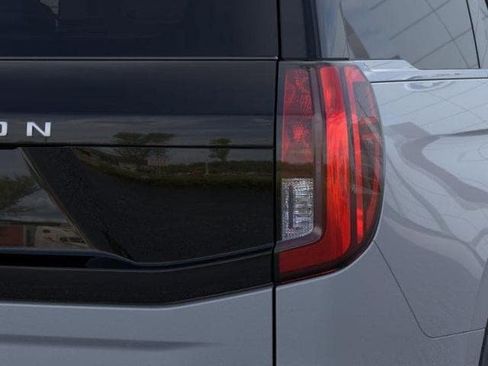 New 2025 Ford Expedition Active image 21