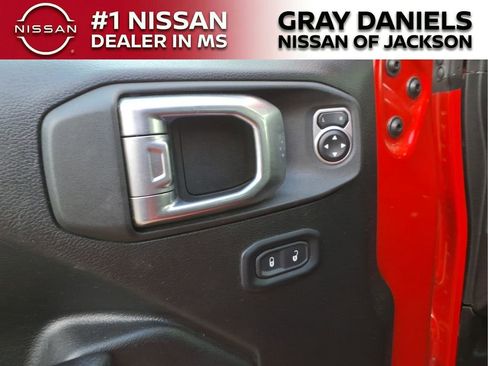 Used 2024 Jeep Wrangler Unlimited Rubicon AWD/4WD image 12