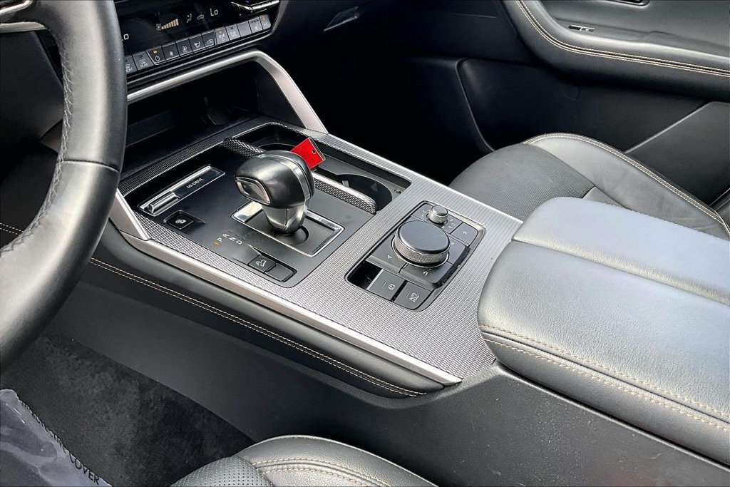 Certified 2024 MAZDA CX-90 Plug-In Hybrid w/ Preferred AWD/4WD image 10