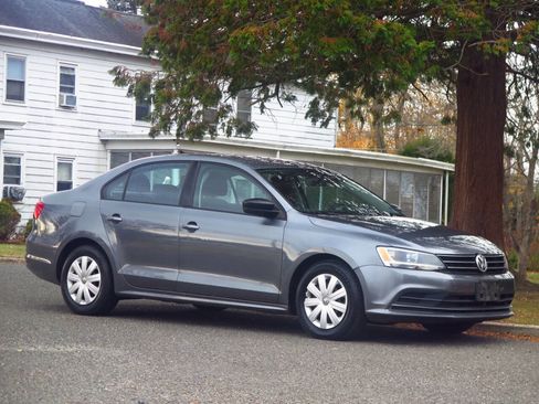 Used 2015 Volkswagen Jetta S image 6
