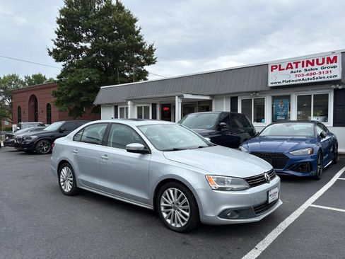 Used 2011 Volkswagen Jetta SEL FWD image 1
