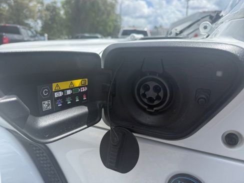 Certified 2025 Jeep Wrangler Unlimited Sahara w/ Safety Group AWD/4WD image 17