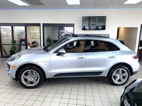 Used 2017 Porsche Macan S AWD/4WD image 2