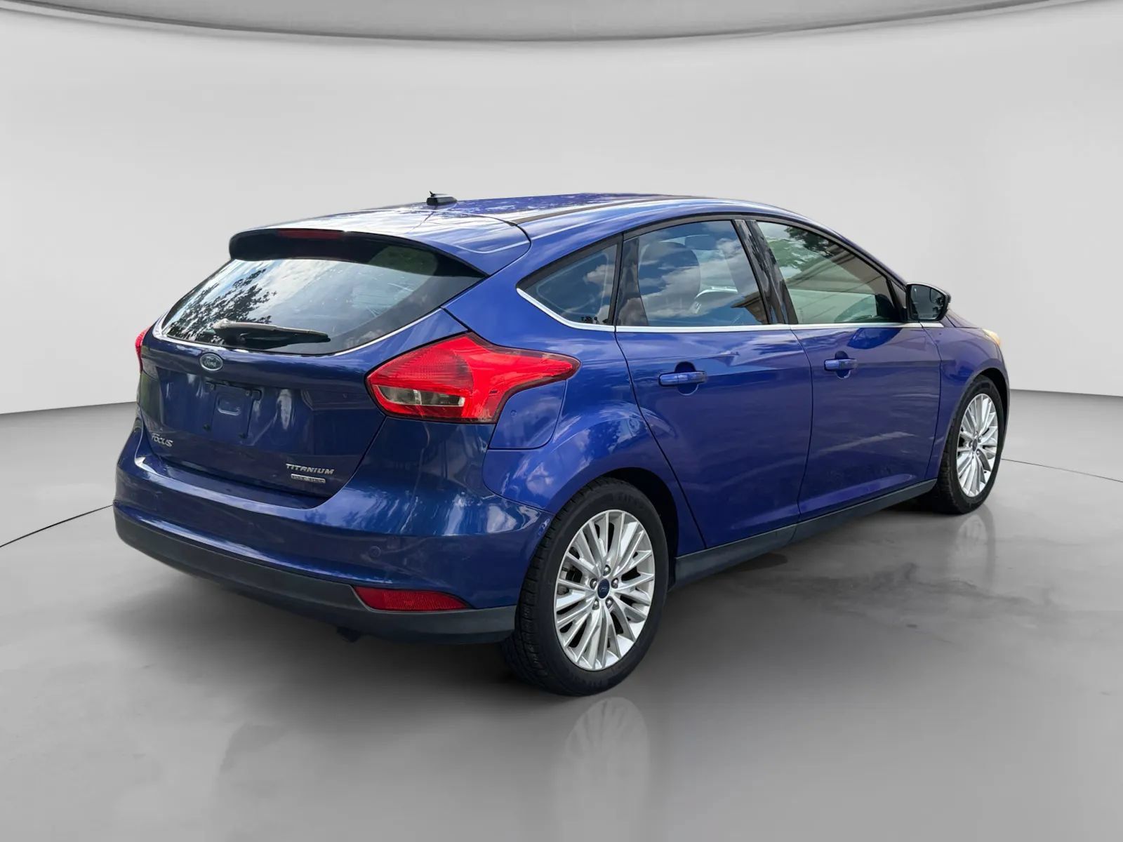 Used 2015 Ford Focus Titanium FWD image 5