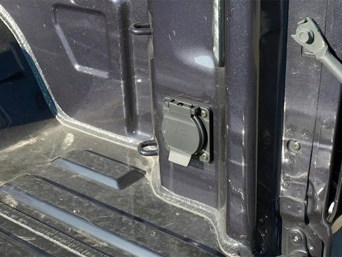 New 2025 GMC Sierra 1500 Elevation image 28