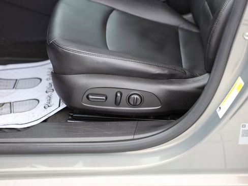 Used 2018 Chevrolet Malibu LT w/ Leather Package FWD image 15