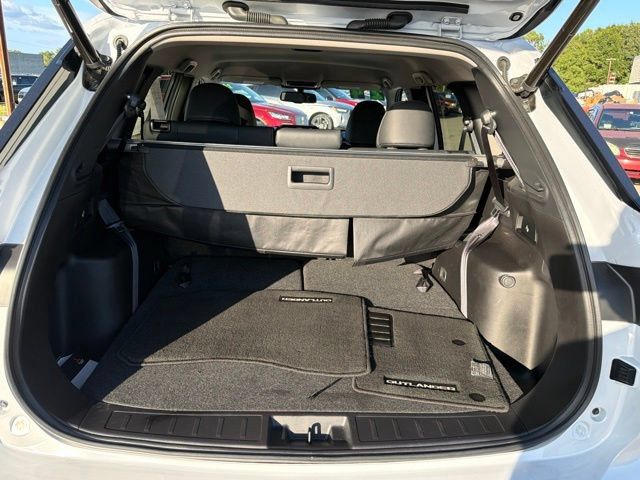 Used 2024 Mitsubishi Outlander SEL FWD image 14