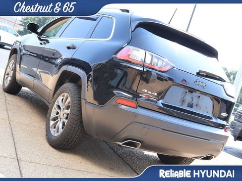 Used 2020 Jeep Cherokee Latitude Plus w/ Cold Weather Group AWD/4WD image 4