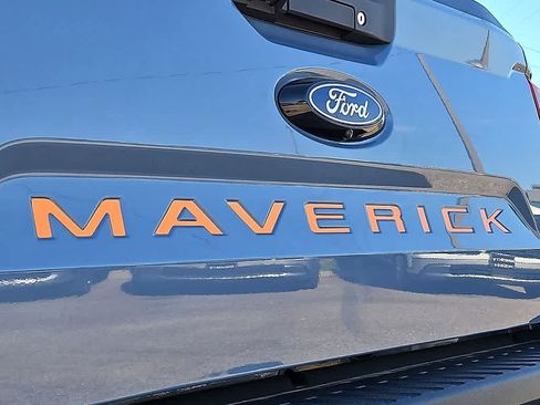 Used 2025 Ford Maverick Lariat w/ 4K Tow Package AWD/4WD image 32