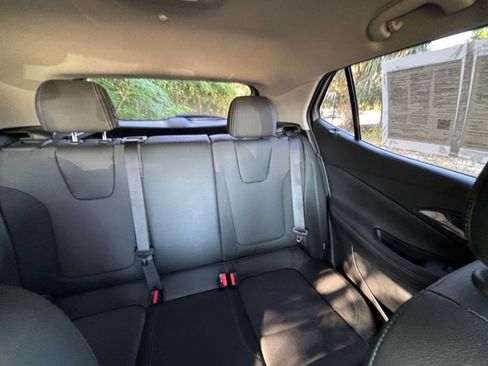 Used 2025 Buick Encore GX Preferred image 37