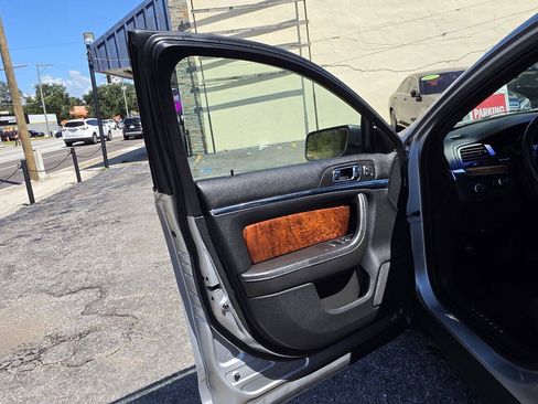 Used 2013 Lincoln MKS FWD image 12