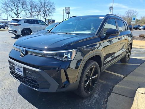 New 2026 Volkswagen Taos SE AWD/4WD image 3